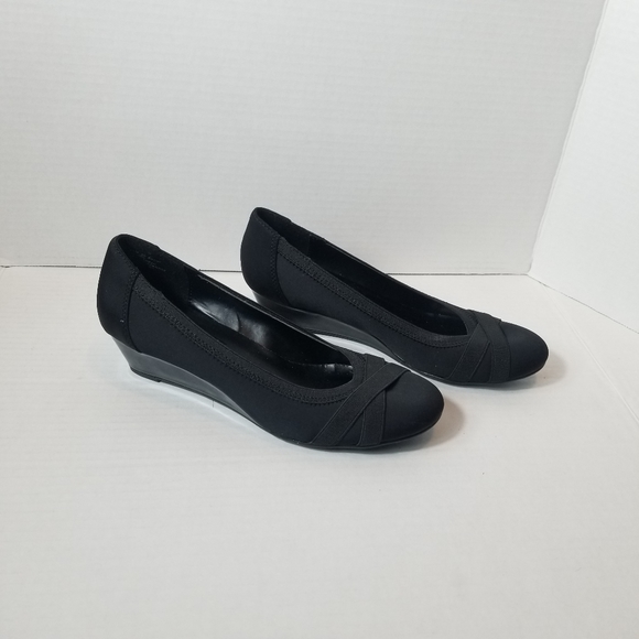 EAST 5TH FLEX FORM BLACK WEDGE DRESS SHOE SIZE 7.5 - Picture 1 of 6